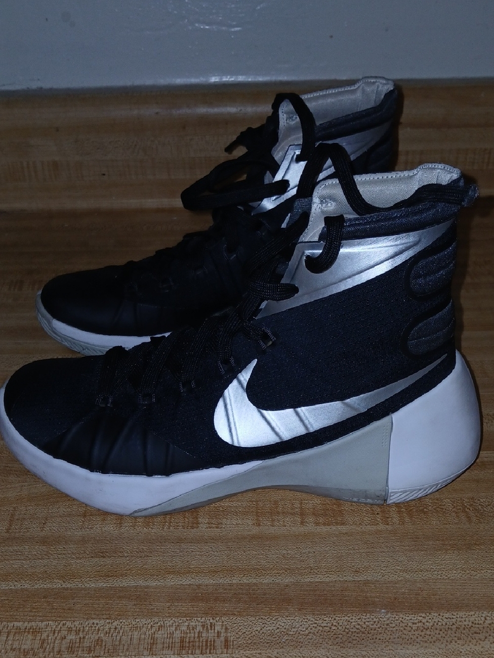 WoMen's Black and Silver High-Top Athletic Sneakers WOMEN